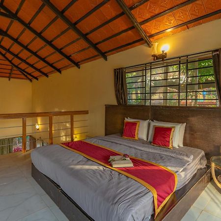 Q Swarga Retreat Hotel Attigundi Exterior photo