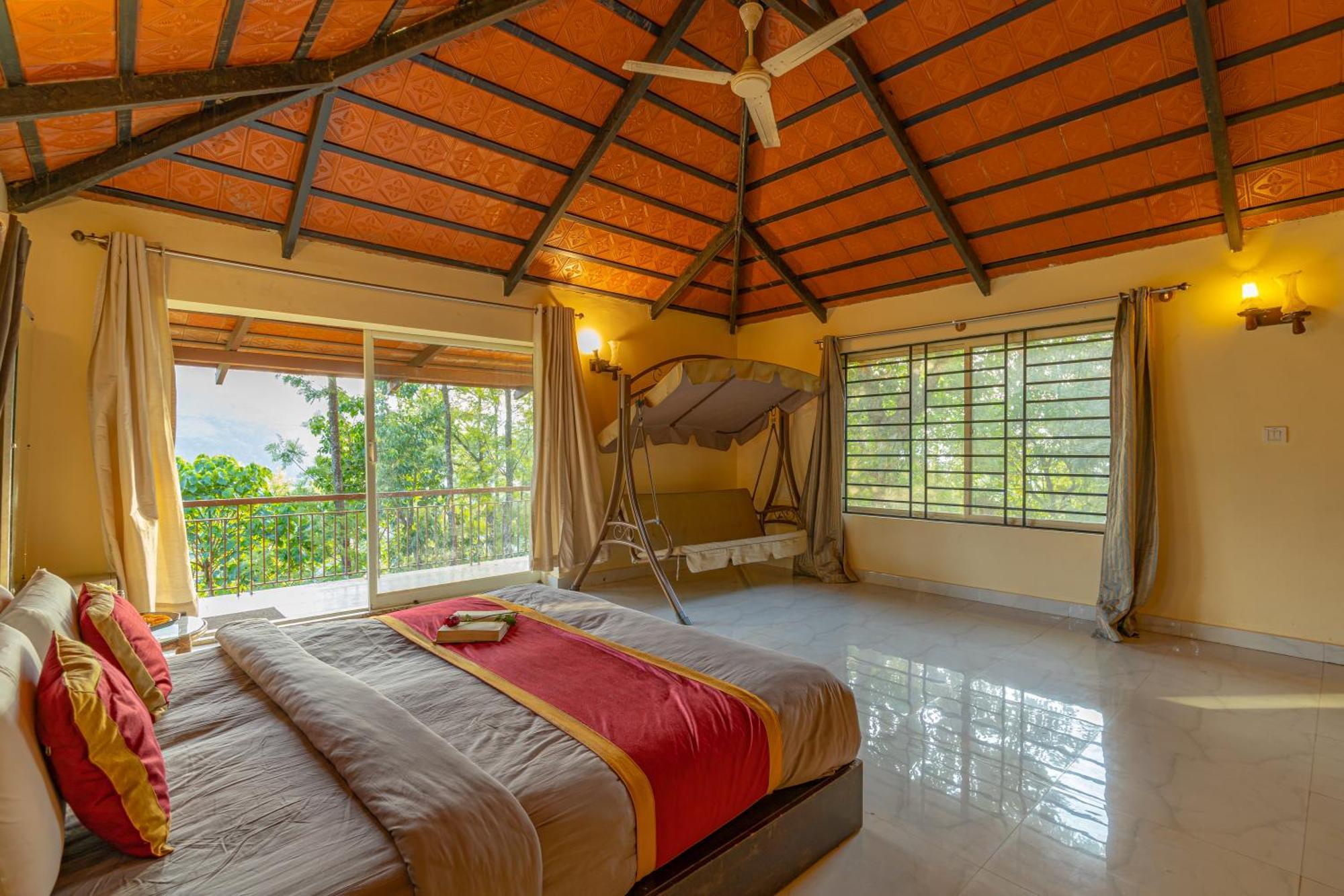 Q Swarga Retreat Hotel Attigundi Exterior photo