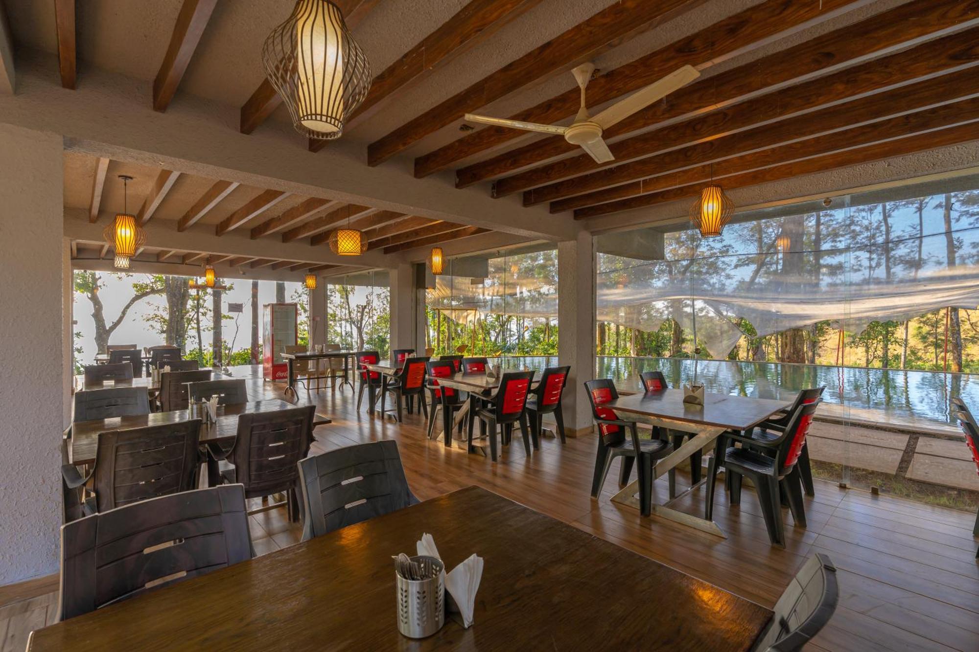Q Swarga Retreat Hotel Attigundi Exterior photo