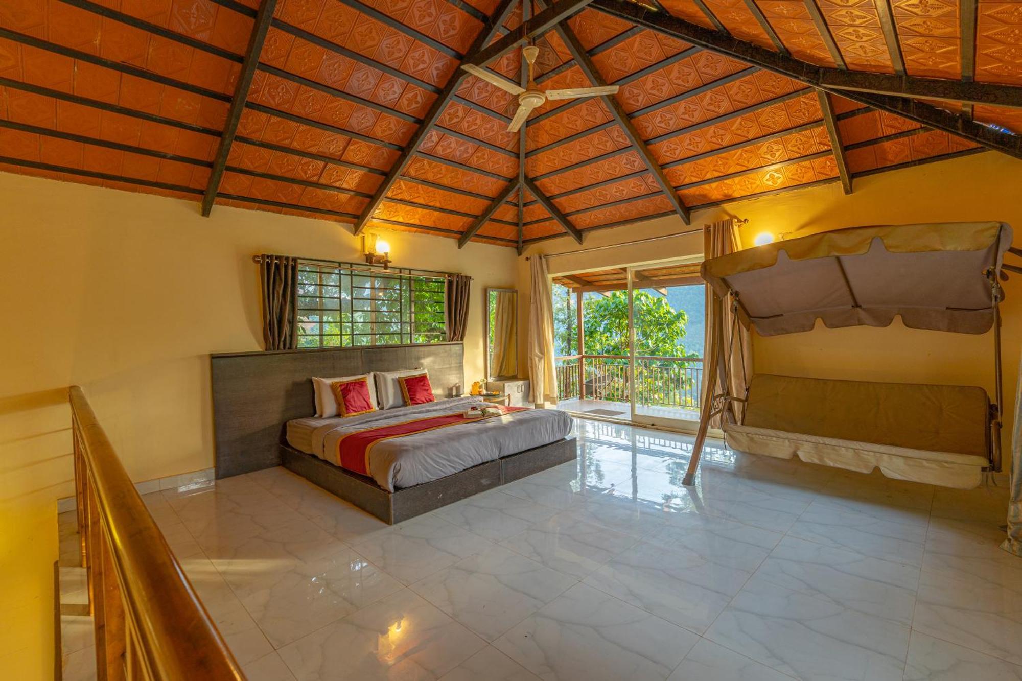Q Swarga Retreat Hotel Attigundi Exterior photo