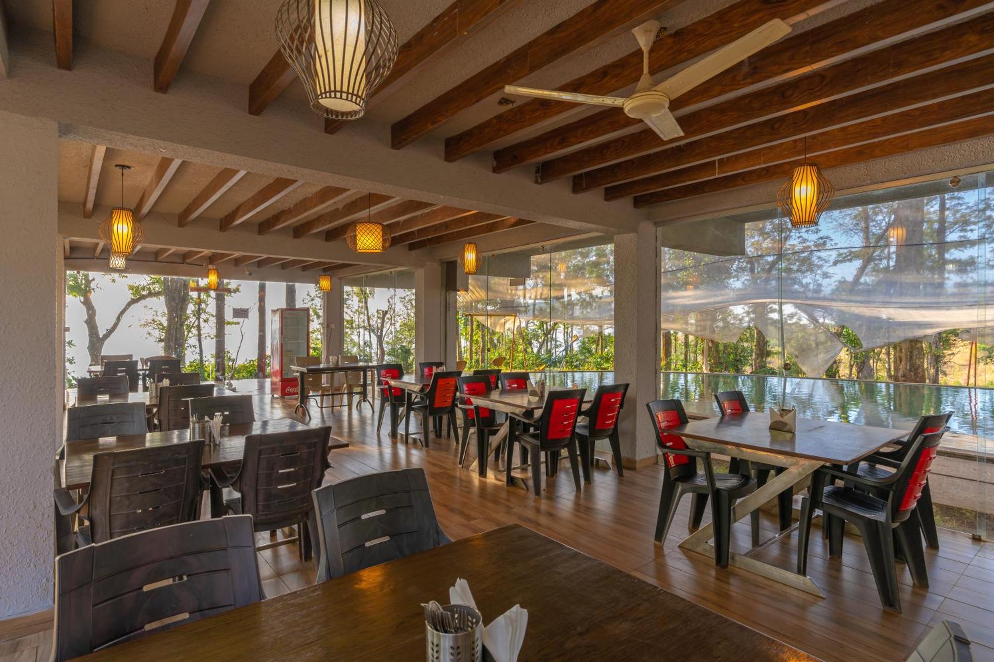 Q Swarga Retreat Hotel Attigundi Exterior photo